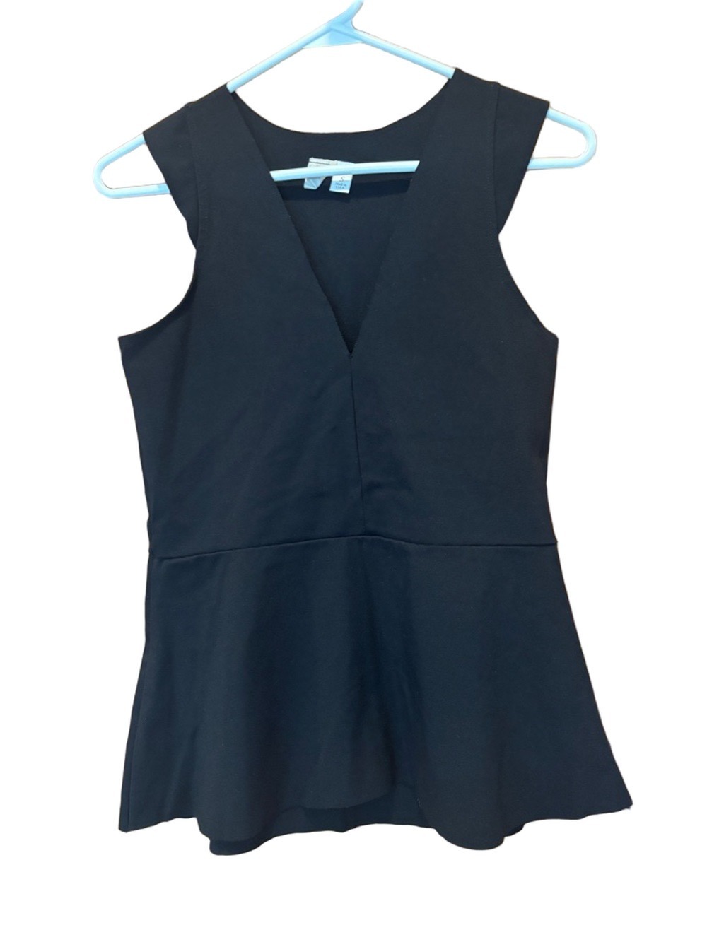 Francesca's Bird Cage Label Black Deep V-Neck Peplum Sleeveless Top Size Small